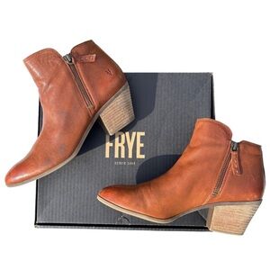 Frye Cognac Judith Double Zip Ankle Bootie